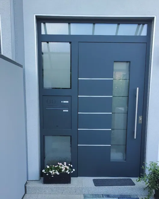 Inotherm AGE-Serie in RAL 7016 Anthrazitgrau