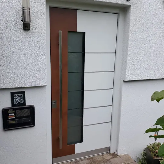 Inotherm AGE-Serie | Weiß und Rostoptik mit Glasstreifen
