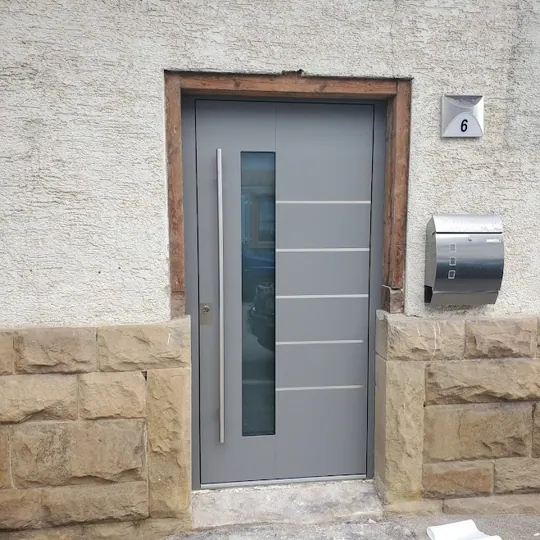 Inotherm AGE Steingrau mit schmalem Glasstreifen (Altbau Sandstein
