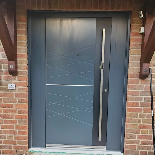 Inotherm Exclusiv Basaltgrau mit diagonalem Kreuzlinienmuster (Klinkerfassade)